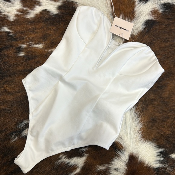 REVOLVE Tops - Superdown Gianna Sweetheart Bodysuit in White